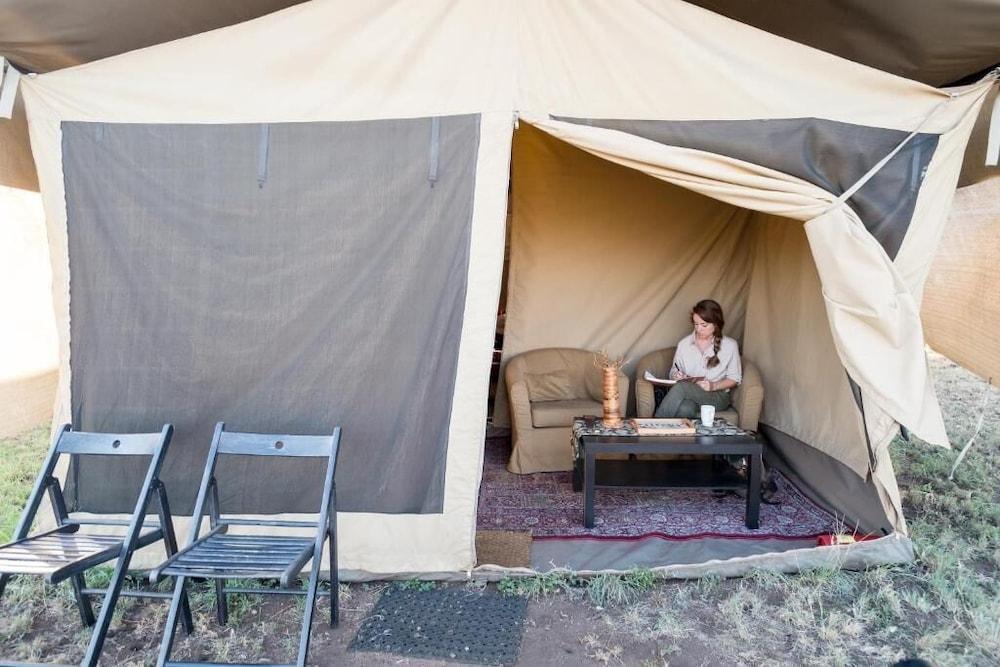 Готель Serengeti Wildebeest Camp Екстер'єр фото